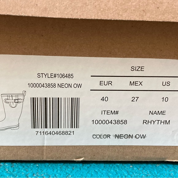 Sakroots rain boots - Picture 2 of 7